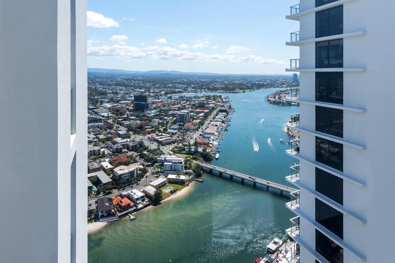 Circle On Cavill - Hosted By Coastal Letting Apartment Gold Coast Exterior photo