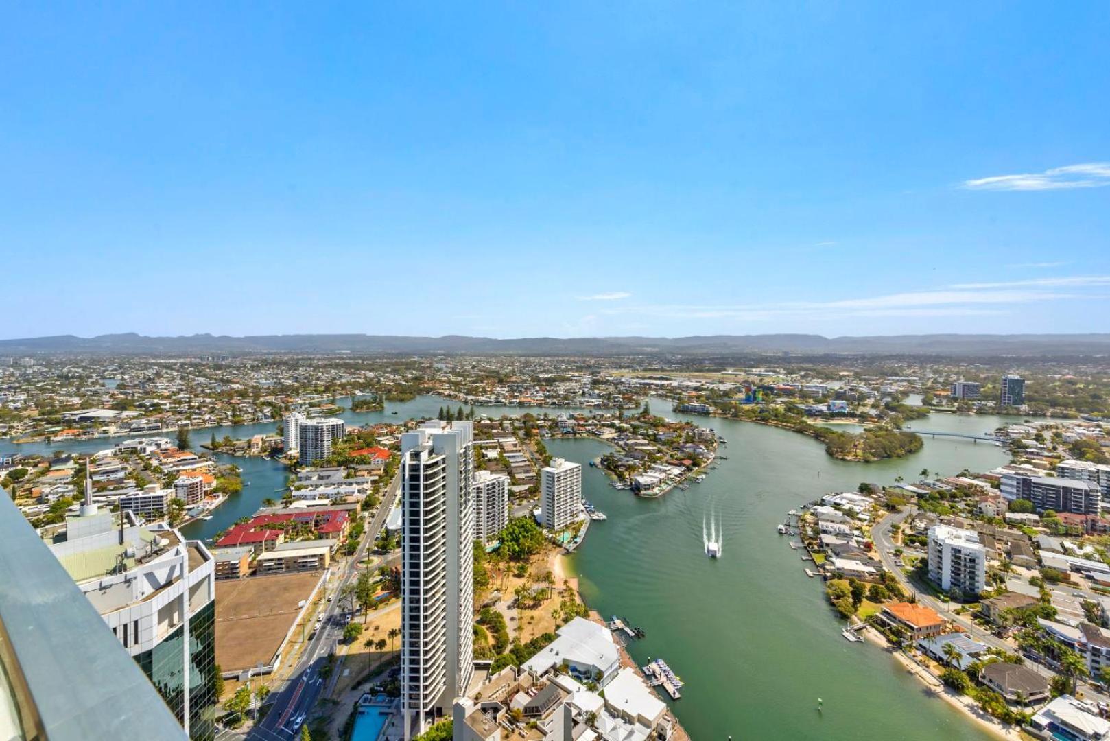 Circle On Cavill - Hosted By Coastal Letting Apartment Gold Coast Exterior photo